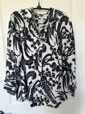 Chico's No-Iron Button-Down Shirt Black Creme Floral Chico’s 2 (Large / US 12)